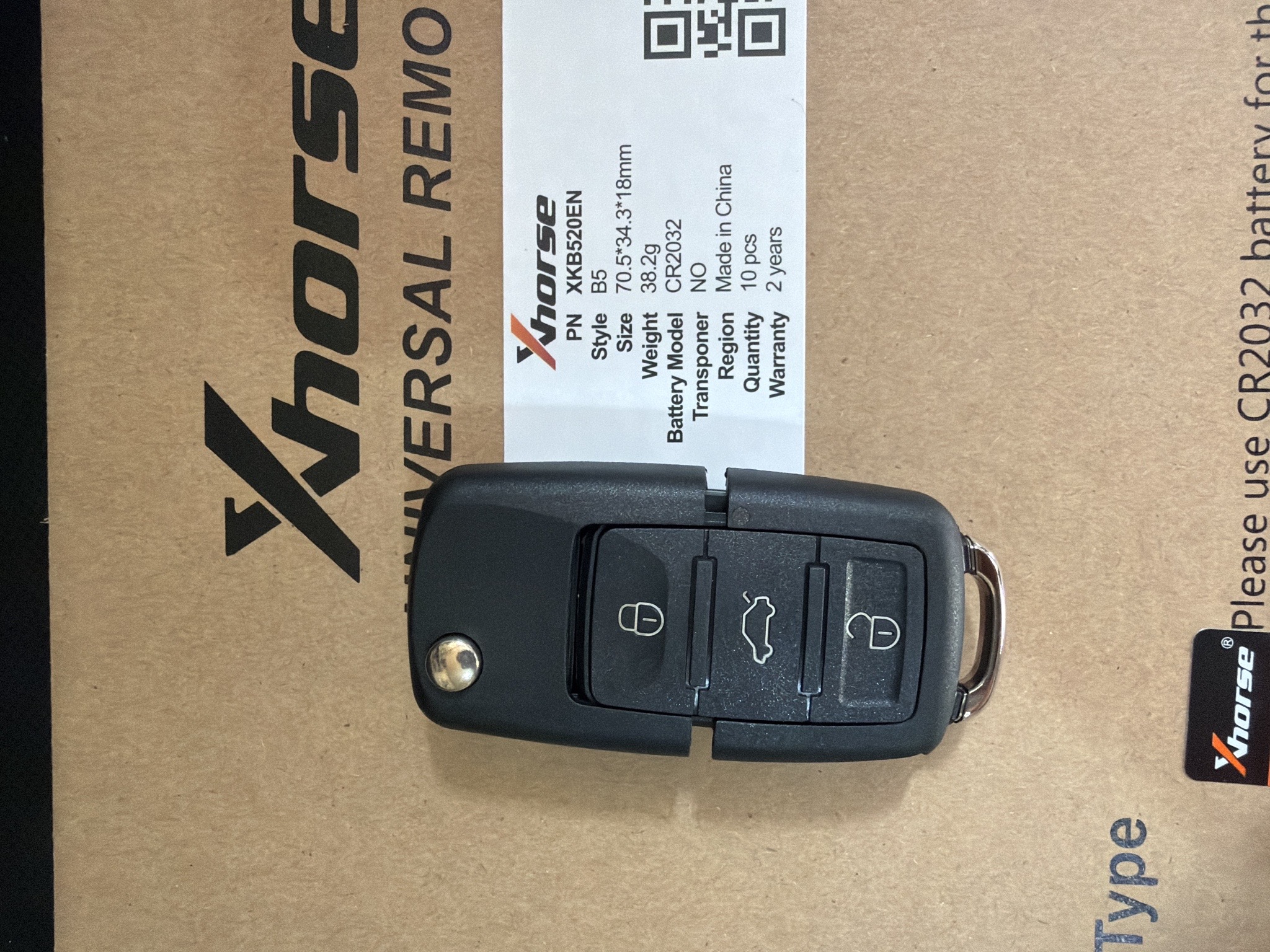 Xhorse XKB520EN Універсальний дротовий фліп-пульт (VW Style)